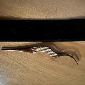 Lashify wand. Bronze color.